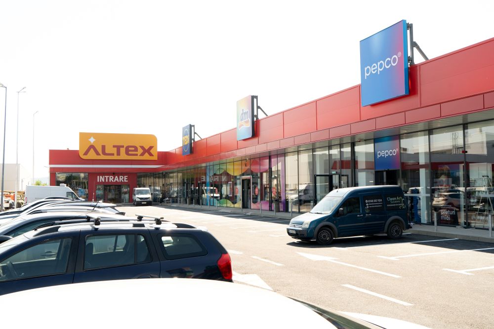 Altex deschide primul magazin din Târgu Neamț: promoții exclusive și produse-surpriză pentru primii clienți