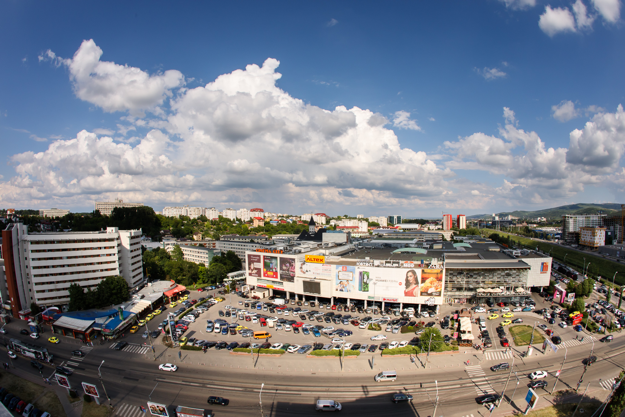 Cum a făcut IULIUS din marți una dintre cele mai bune zile din săptămână: +10% trafic și comenzi duble la food court