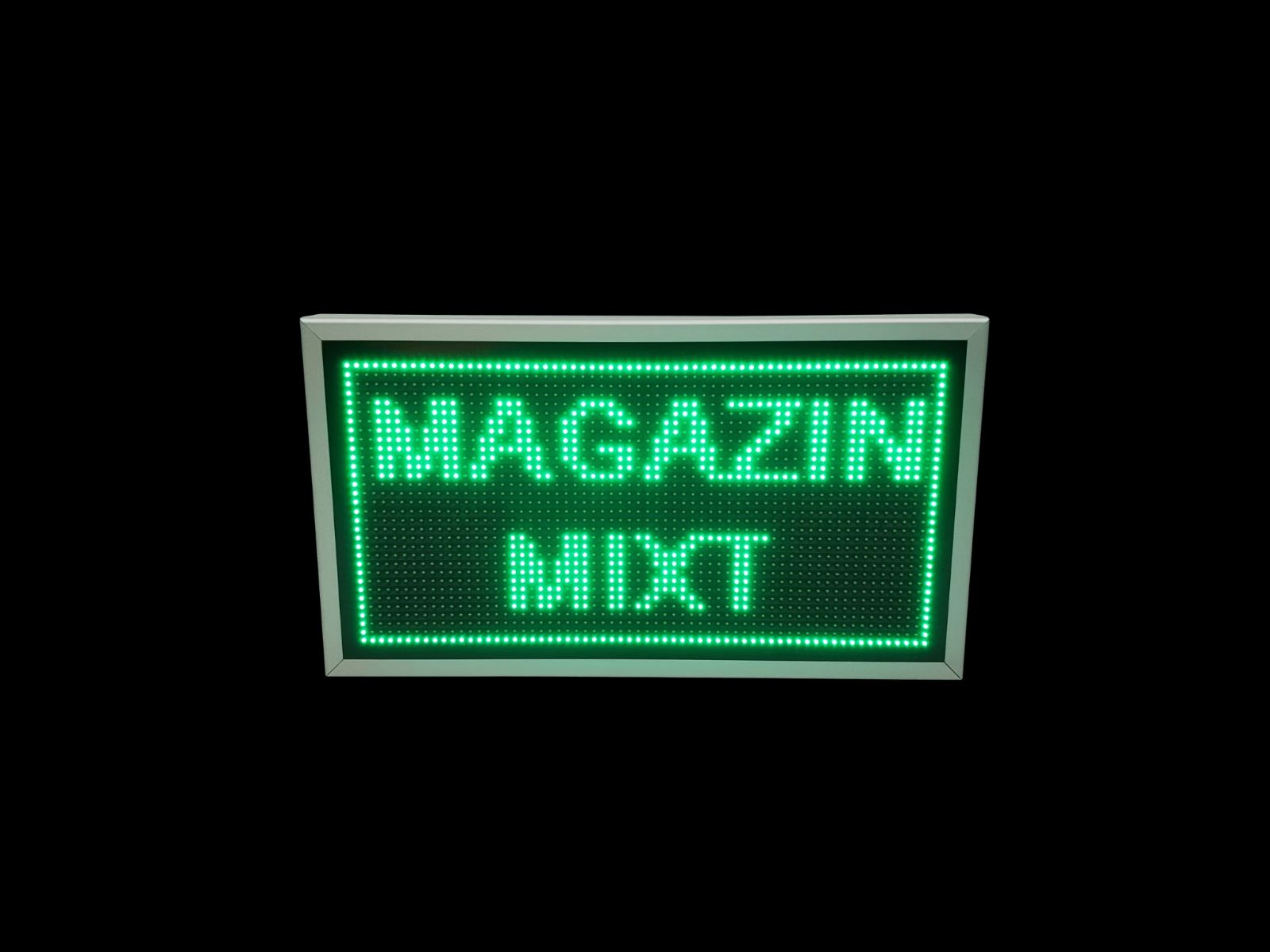 Ce urmărește un retailer când alege un panou LED pentru fațada magazinului